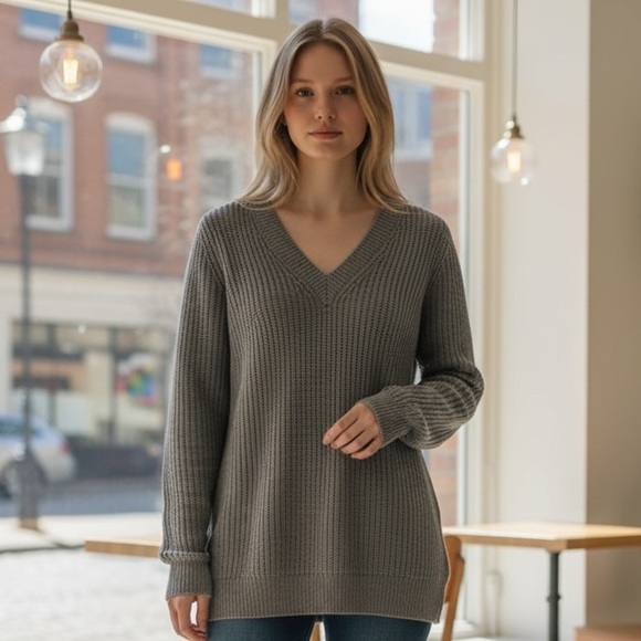 ca va de soi Sweaters - Ca va de Soi -  Women's V-Neck Sweater in Gray - Elevated Casual Wear - Size S